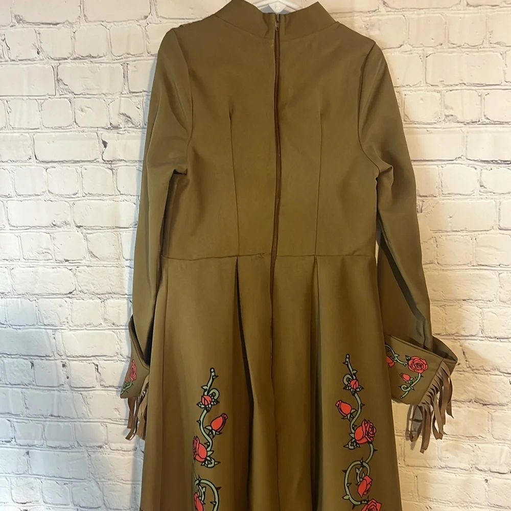 Pocahontas dress. Girls costume in brown. Long sleeve. Fringe trim. Halloween